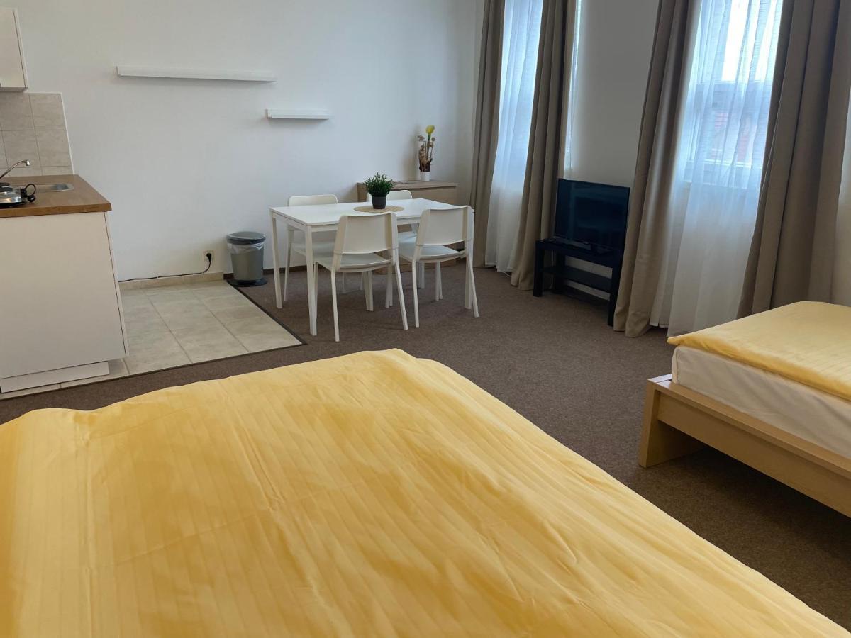 רודניצה נד לבם Hotel Koruna מראה חיצוני תמונה